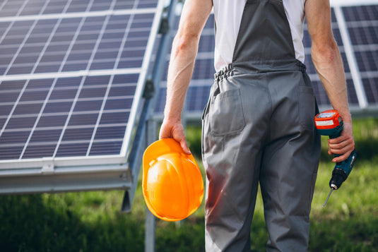 Montage gewerblicher und privater Photovoltaikanlagen